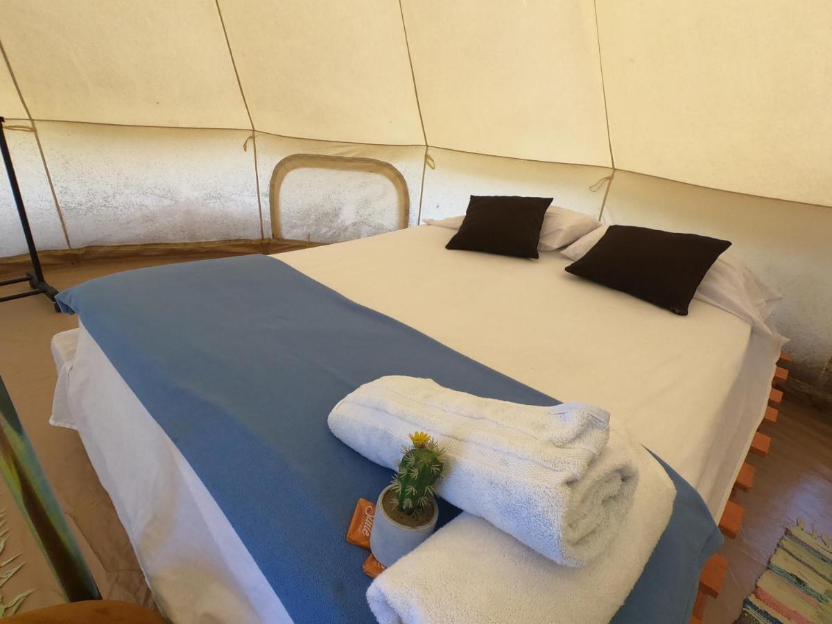 Готель Glamping Due Amici Паломіно Екстер'єр фото